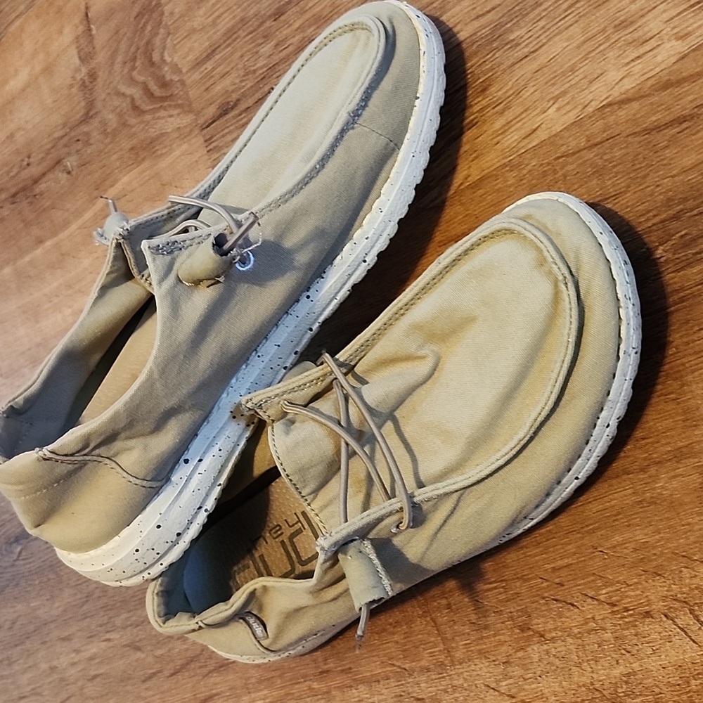 Hey Dude Wendy Grey (name in shoe, not actual color grey)
